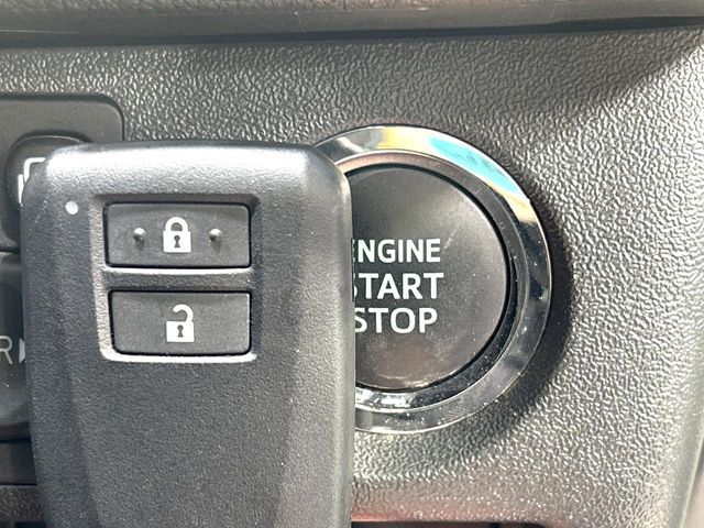 TOYOTA HIACE VAN 4WD 2022 Image 31