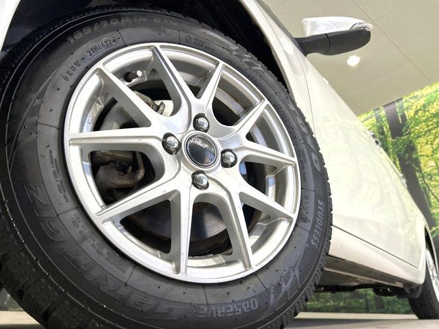 TOYOTA VITZ 2019 Image 31