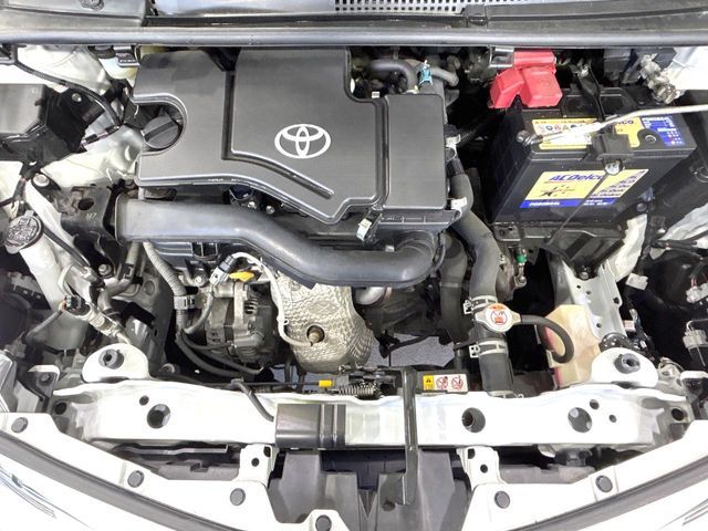 TOYOTA VITZ 2019 Image 31