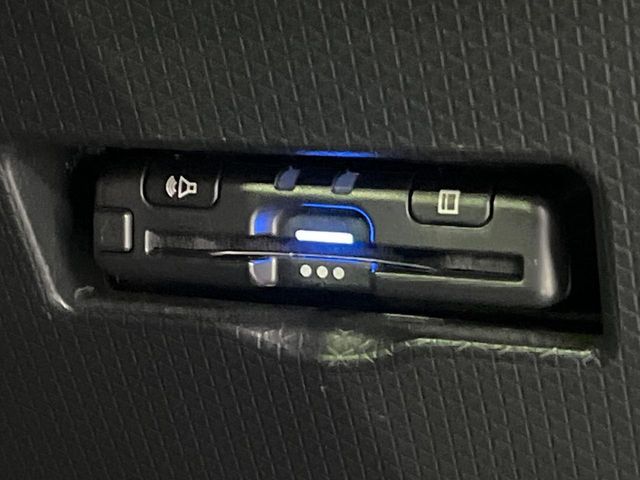 DAIHATSU TANTO FAN CROSS 2023 Image 31