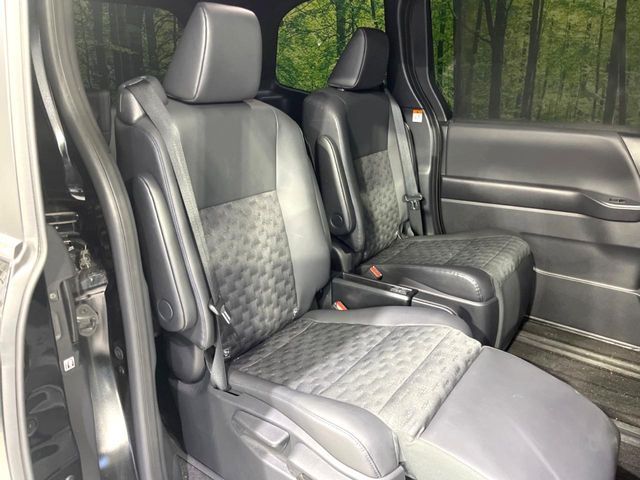 TOYOTA VOXY 2024 Image 31