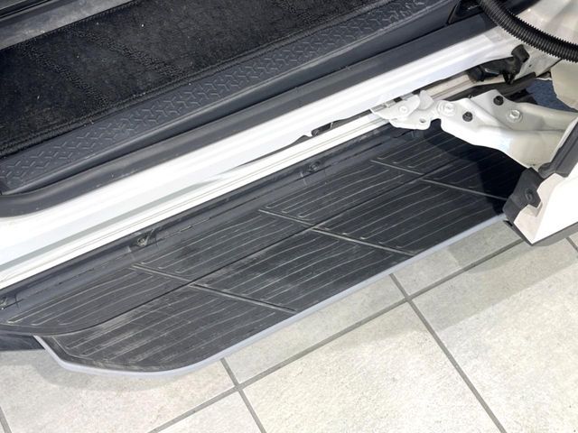 TOYOTA NOAH HYBRID 2023 Image 31