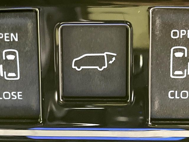 TOYOTA NOAH HYBRID 2023 Image 31