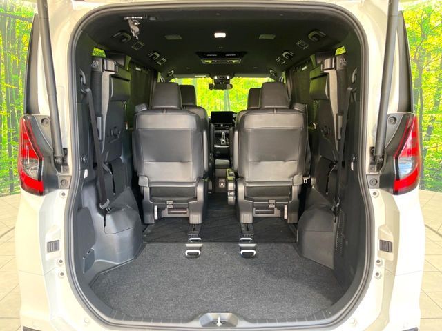 TOYOTA NOAH HYBRID 2023 Image 31