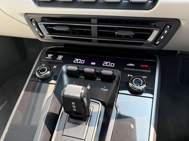 PORSCHE 911 2020 Image 31