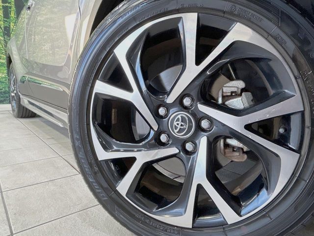 TOYOTA C-HR 2017 Image 31