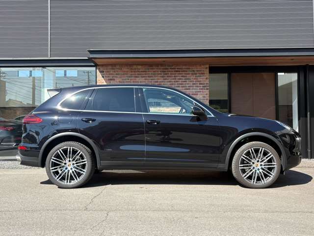 PORSCHE CAYENNE 2016 Image 31