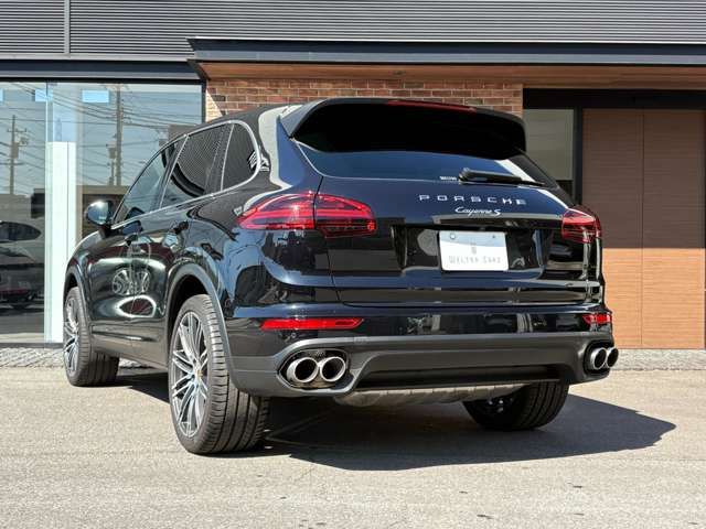 PORSCHE CAYENNE 2016 Image 31