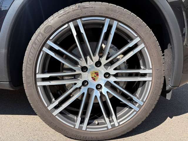 PORSCHE CAYENNE 2016 Image 31