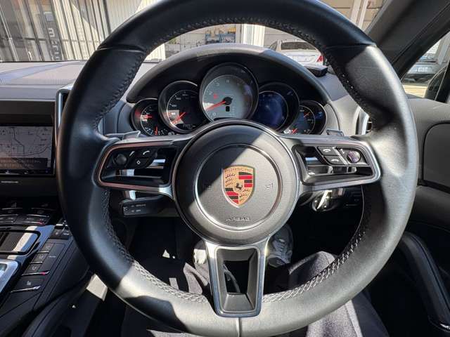 PORSCHE CAYENNE 2016 Image 31