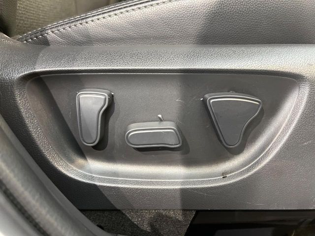 TOYOTA YARIS CROSS HYBRID 2025 Image 31