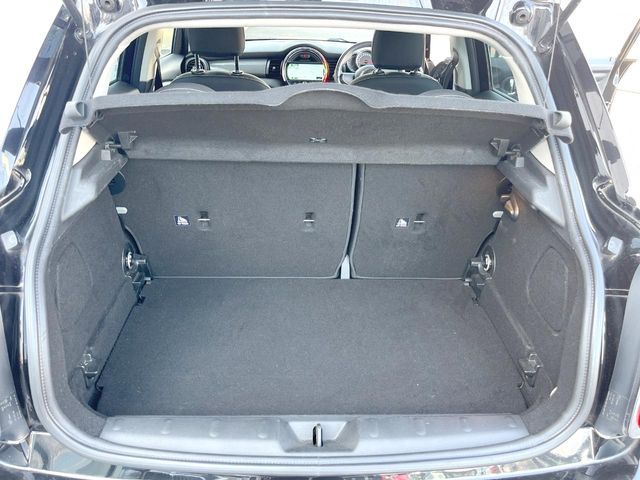 BMW MINI COOPER 5DOO 2016 Image 31