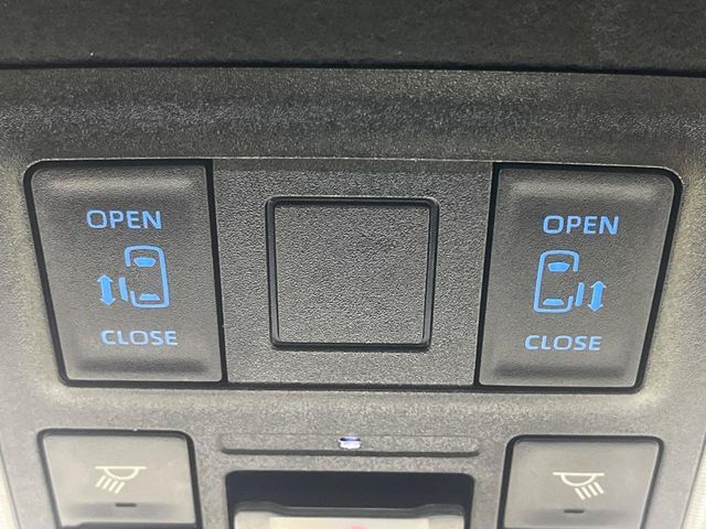 TOYOTA VOXY HYBRID 2023 Image 31