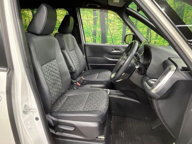 TOYOTA VOXY HYBRID 2023 Image 31