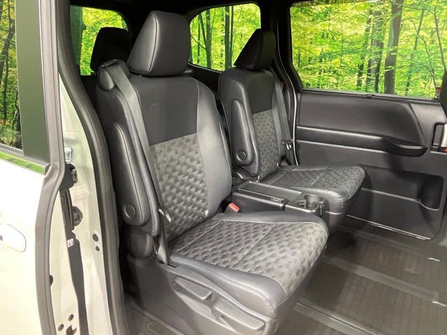 TOYOTA VOXY HYBRID 2023 Image 31