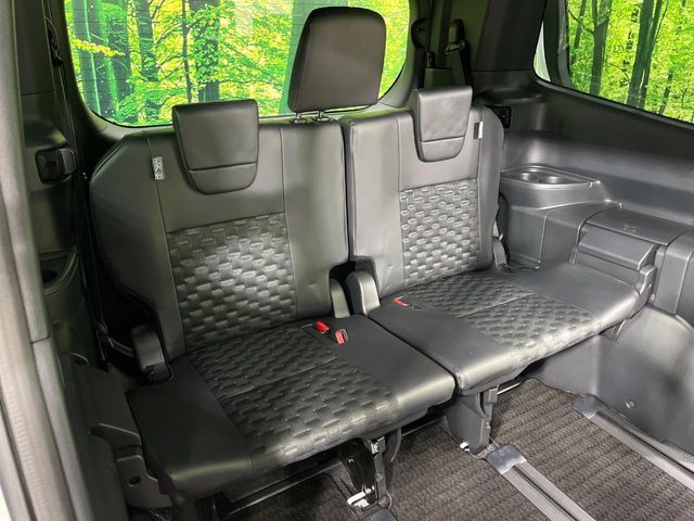 TOYOTA VOXY HYBRID 2023 Image 31