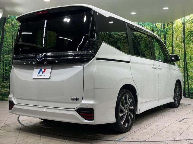 TOYOTA VOXY HYBRID 2023 Image 31