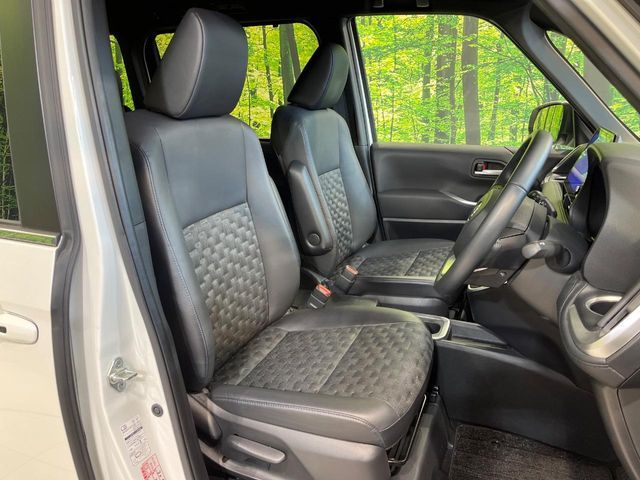 TOYOTA VOXY HYBRID 2023 Image 31