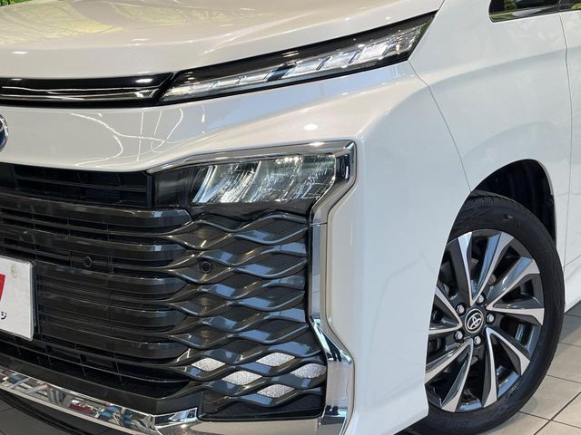 TOYOTA VOXY HYBRID 2023 Image 31