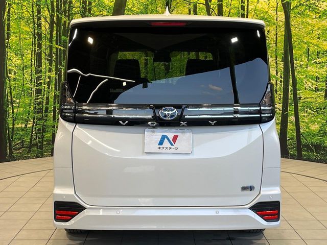 TOYOTA VOXY HYBRID 2023 Image 31