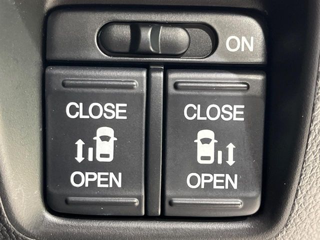 HONDA N BOX 2017 Image 31