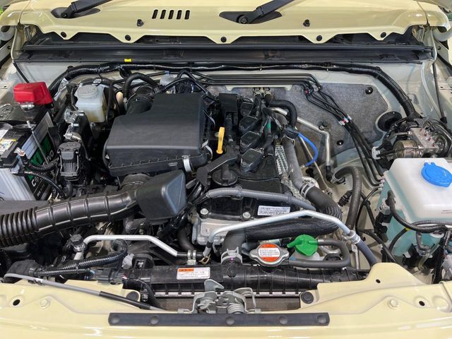 SUZUKI JIMNY NOMADE 2025 Image 31