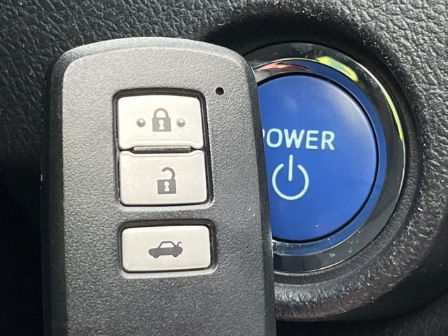 TOYOTA CAMRY HYBRID 2012 Image 31