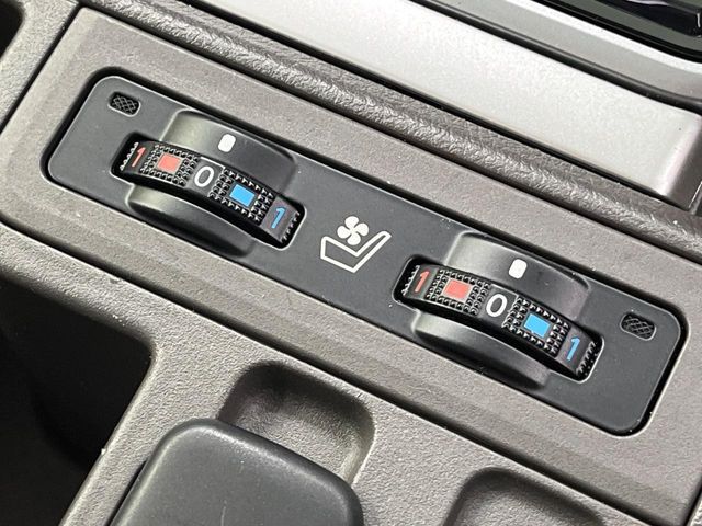 TOYOTA LANDCRUISER PRADO 2023 Image 31