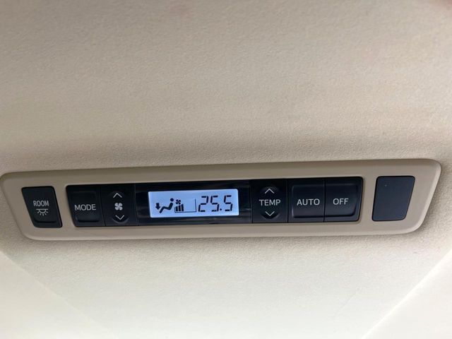 TOYOTA VELLFIRE 2011 Image 31