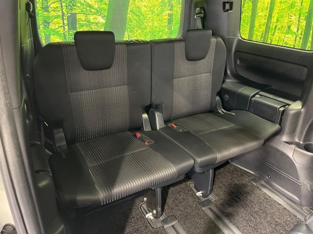 TOYOTA VOXY 2018 Image 31