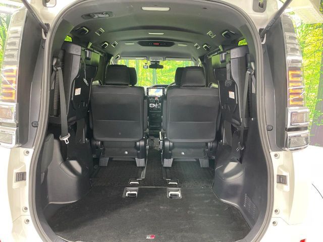 TOYOTA VOXY 2018 Image 31