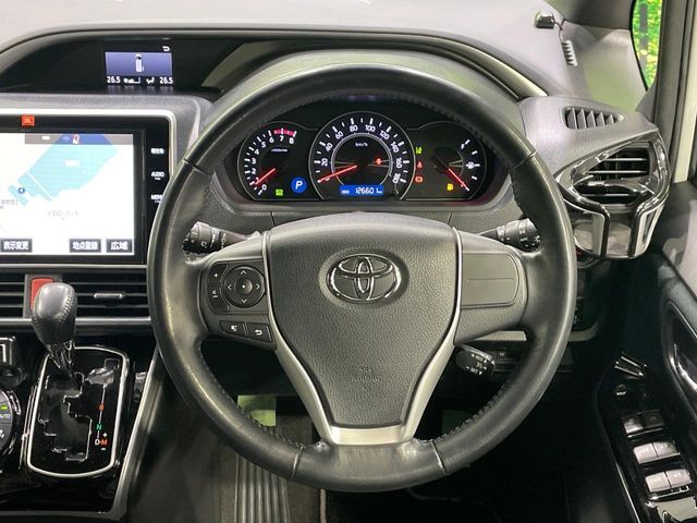 TOYOTA VOXY 2018 Image 31