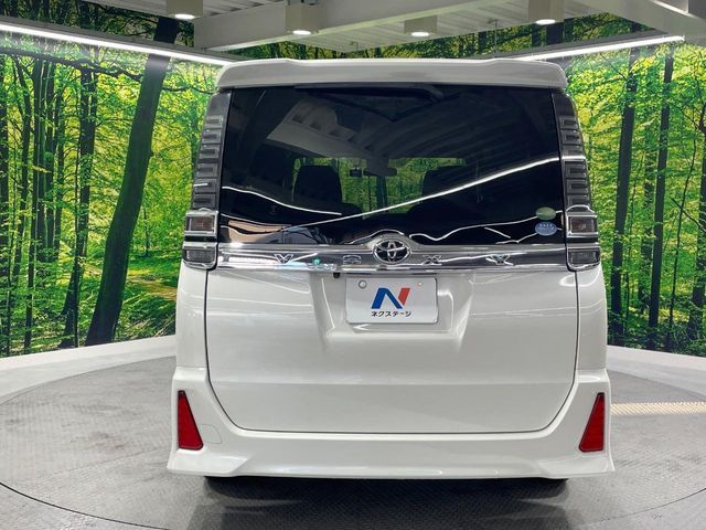 TOYOTA VOXY 2018 Image 31