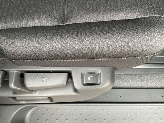 NISSAN SERENA  WG 4WD 2025 Image 31