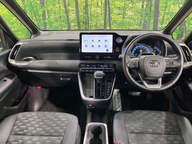 TOYOTA VOXY HYBRID 2023 Image 31