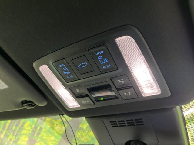 TOYOTA VOXY HYBRID 2023 Image 31