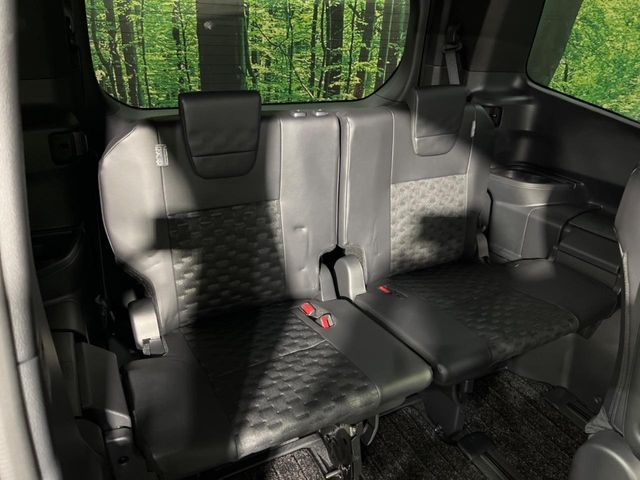 TOYOTA VOXY HYBRID 2023 Image 31