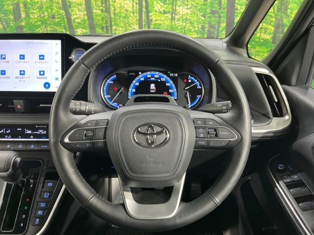 TOYOTA VOXY HYBRID 2023 Image 31