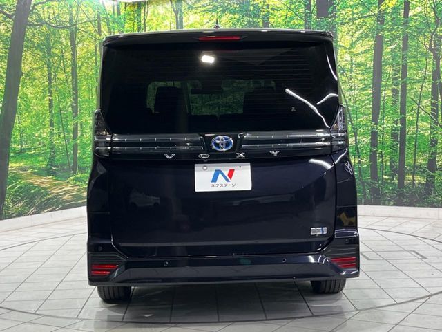 TOYOTA VOXY HYBRID 2023 Image 31