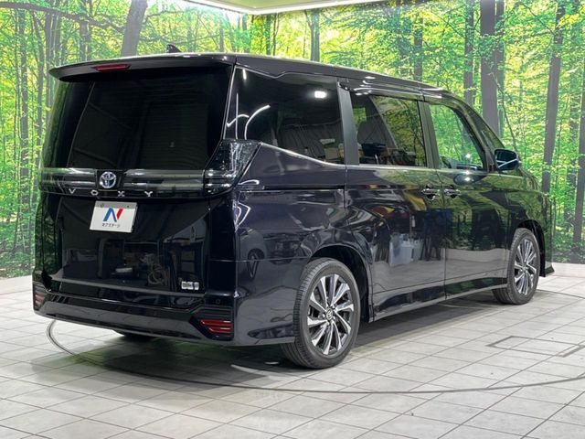 TOYOTA VOXY HYBRID 2023 Image 31