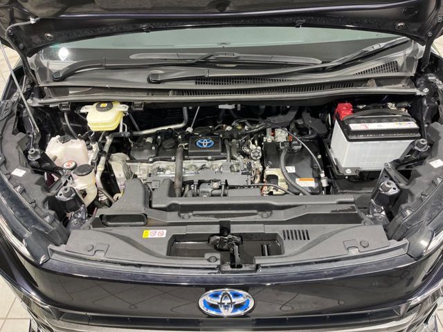 TOYOTA VOXY HYBRID 2023 Image 31