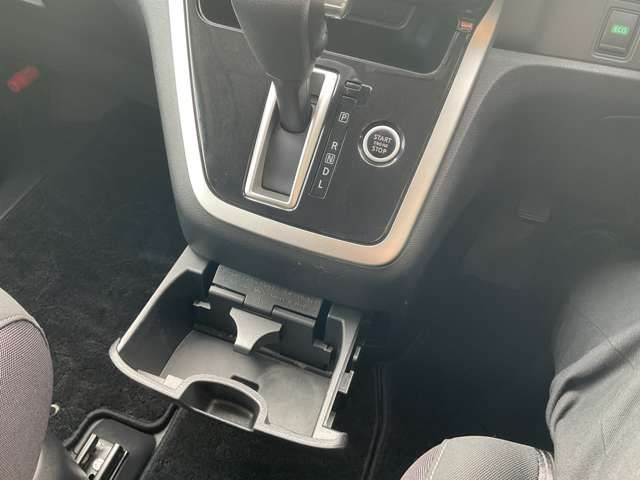NISSAN SERENA  S-HYBRID 4WD 2018 Image 31
