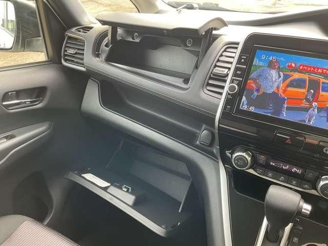 NISSAN SERENA  S-HYBRID 4WD 2018 Image 31