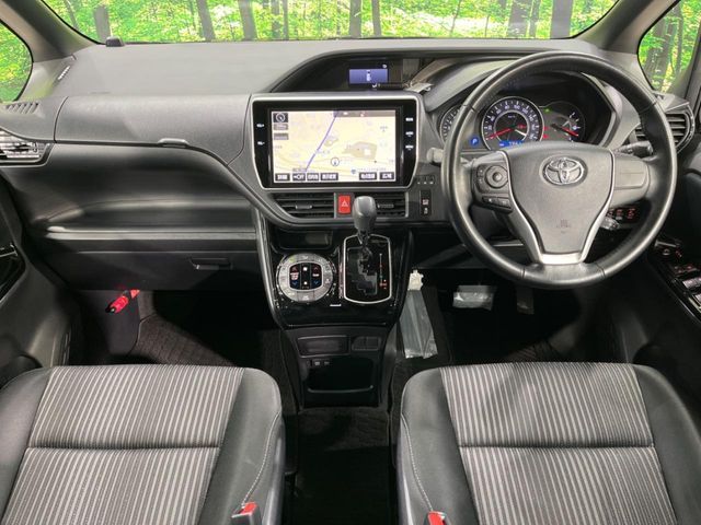 TOYOTA NOAH 2017 Image 31
