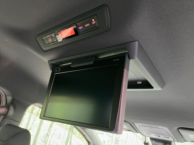 TOYOTA NOAH 2017 Image 31