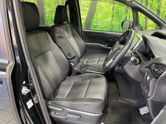 TOYOTA NOAH 2017 Image 31