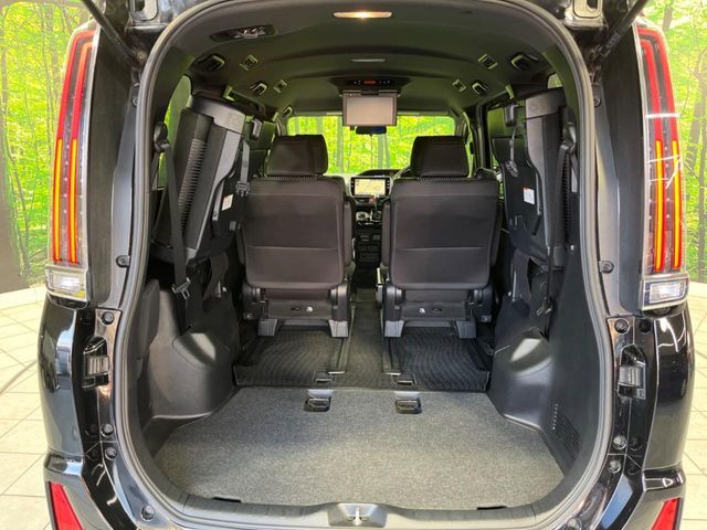 TOYOTA NOAH 2017 Image 31