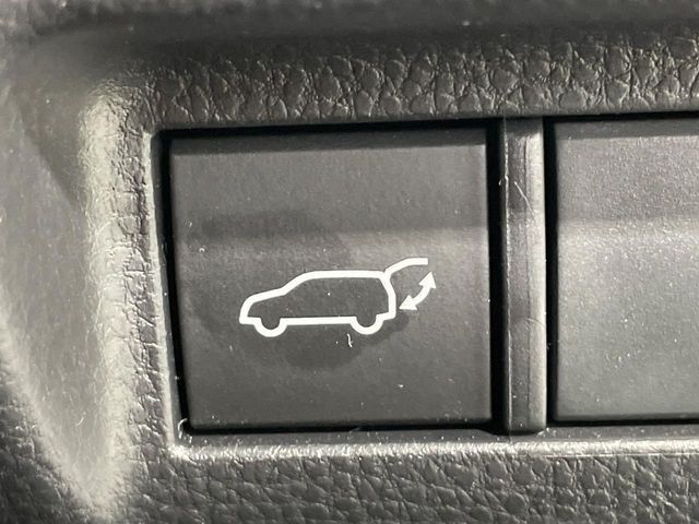 TOYOTA HARRIER 2WD 2023 Image 31