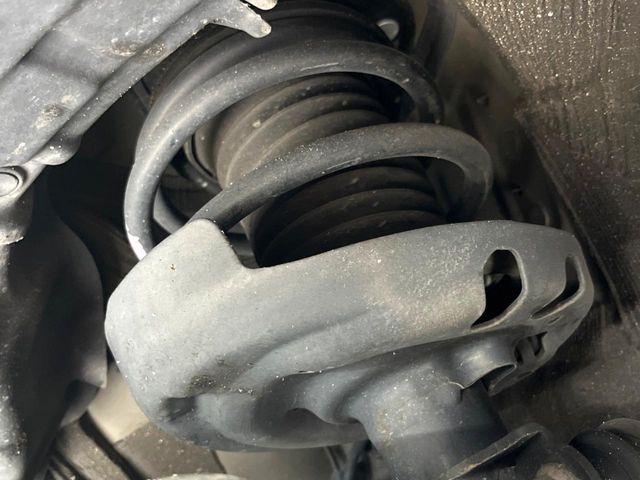 TOYOTA PRIUS 2019 Image 31