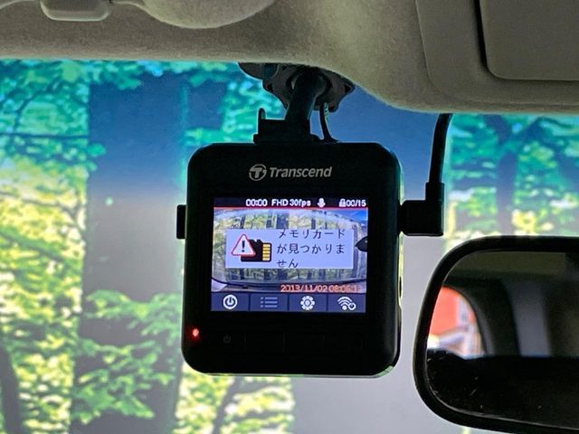 NISSAN ELGRAND 2014 Image 31